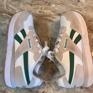 Reebok Classic Heritage - Kids' White and Green Sneakers - Size 3